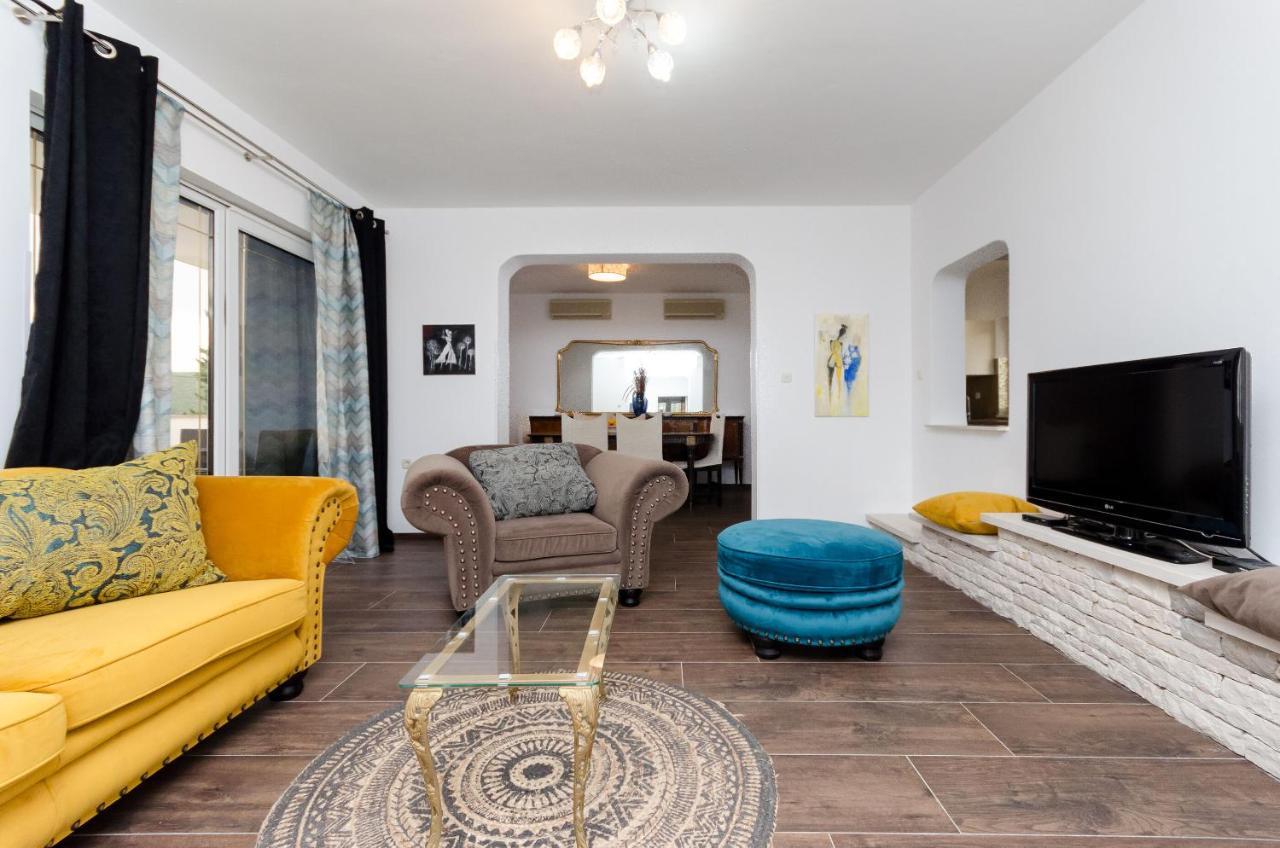 Apartments Milan Rakalj Extérieur photo