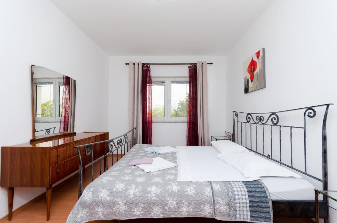Apartments Milan Rakalj Extérieur photo
