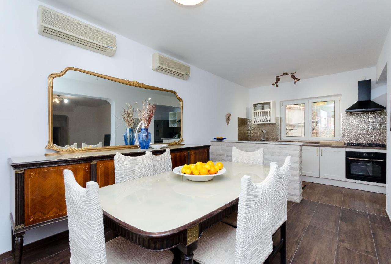 Apartments Milan Rakalj Extérieur photo