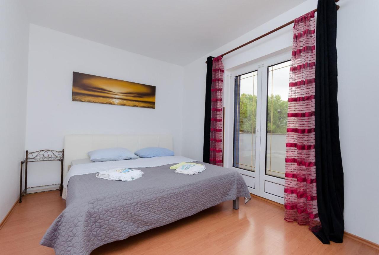 Apartments Milan Rakalj Extérieur photo